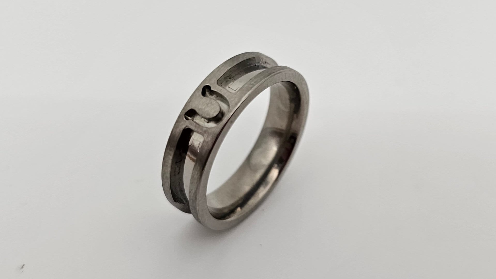 Titanium - HorseShoe Focus Channel Ring Blank - 6/3 - Bentwood Ring Supplies