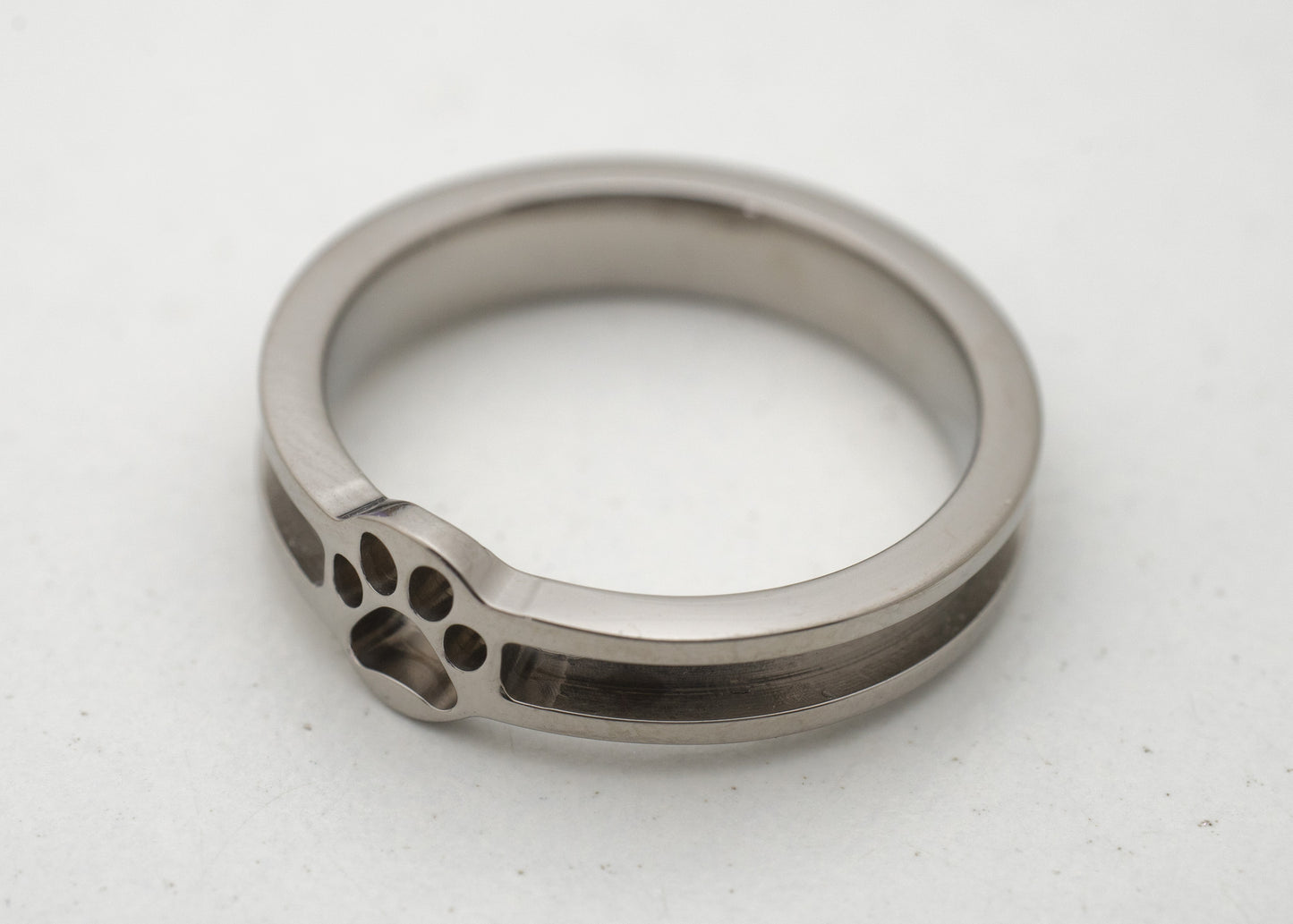 Titanium - Paw Print Focus Channel Ring Blank - 4/2