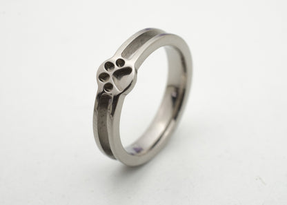 Titanium - Paw Print Focus Channel Ring Blank - 4/2